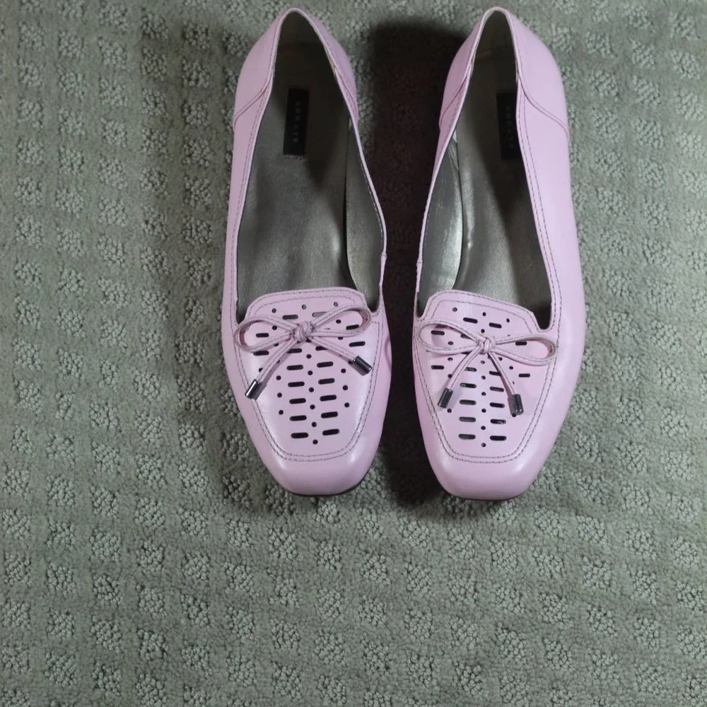 Array Size 8 Pink Square Toe Flats